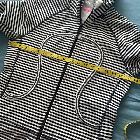 Lululemon Black And White Striped Scuba Hoodie Full Zip Jacket Woman’s Sz 8 - Picture 5 of 11